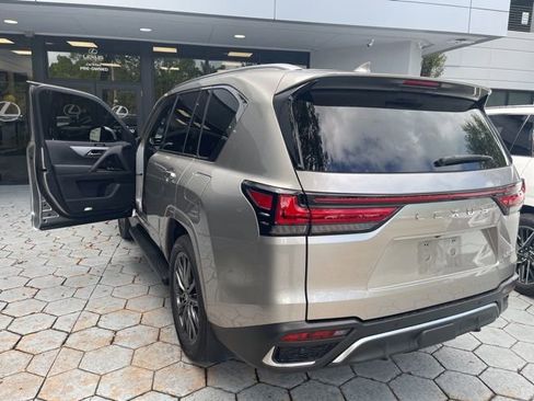 Used 2024 Lexus LX 600 F Sport image 5