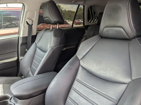Used 2021 Toyota RAV4 XLE Premium FWD image 8