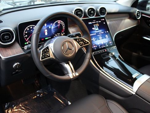 Certified 2025 Mercedes-Benz GLC 350e 4MATIC image 4