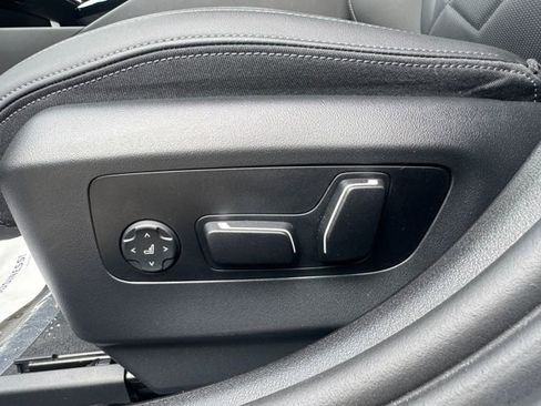 Certified 2025 BMW 530i xDrive 530i xDrive w/ Premium Package image 13