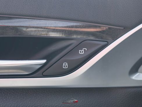 Used 2018 BMW 540i w/ M Sport Package image 41