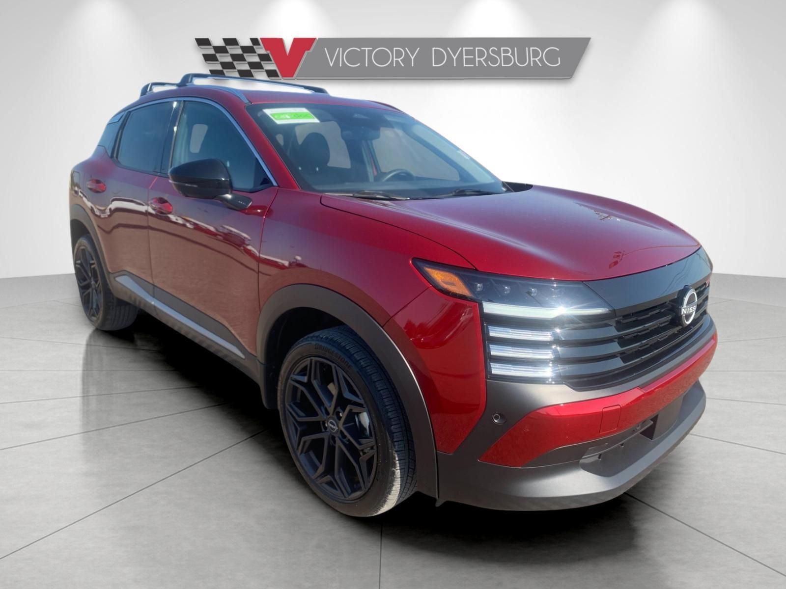 Used 2026 Nissan Kicks SR FWD image 1