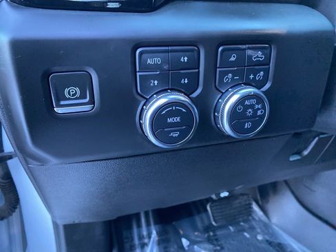 Used 2024 GMC Sierra 3500 Denali w/ Denali Reserve Package AWD/4WD image 16
