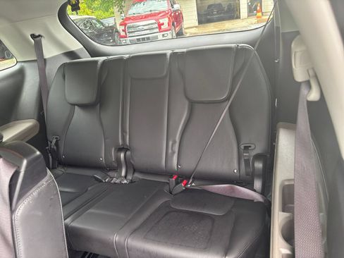 Used 2026 Kia Carnival FWD image 25