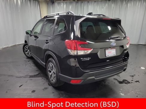 Used 2023 Subaru Forester Premium AWD/4WD image 6