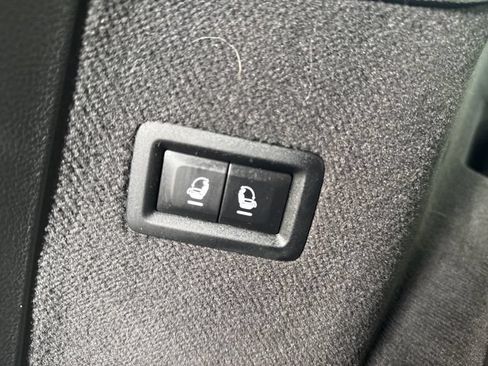 Used 2021 Jeep Grand Cherokee L Overland w/ Luxury Tech Group IV AWD/4WD image 18