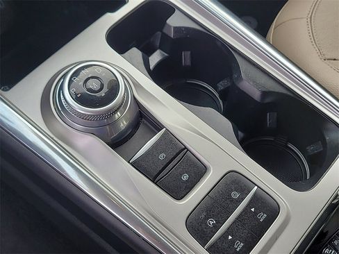 Certified 2020 Ford Explorer Limited image 28