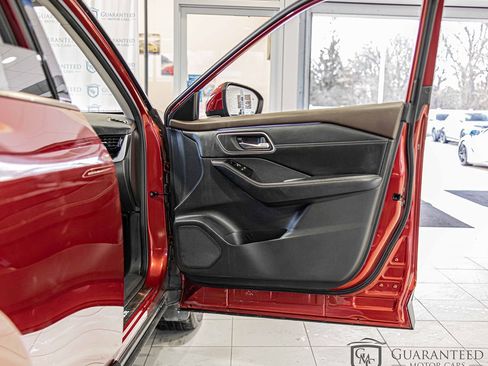 Used 2023 Nissan Rogue Platinum w/ Platinum Premium Package image 39