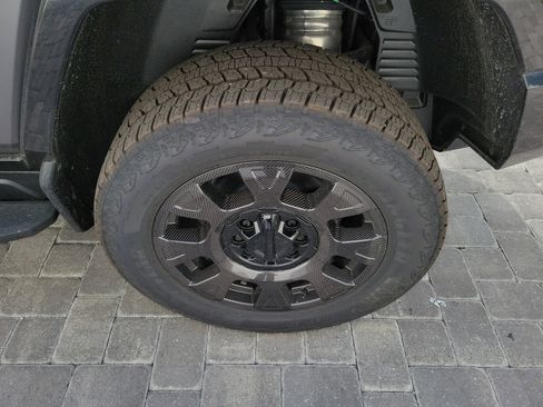 New 2026 GMC Hummer EV 3X w/ Carbon Fiber Edition Package AWD/4WD image 9