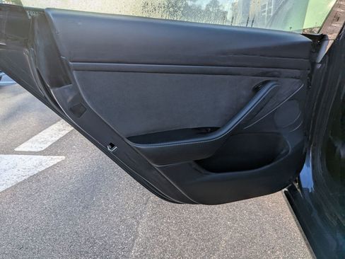 Used 2022 Tesla Model 3 Standard Range image 26