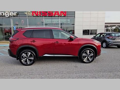 Used 2023 Nissan Rogue SL image 35