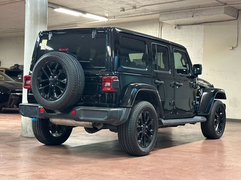 Used 2022 Jeep Wrangler Unlimited Sahara image 5