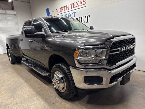 Used 2024 RAM 3500 Tradesman w/ Chrome Appearance Group image 2