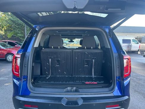 Used 2023 GMC Acadia SLE image 24