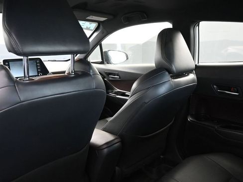 Used 2019 Toyota C-HR Limited FWD image 20