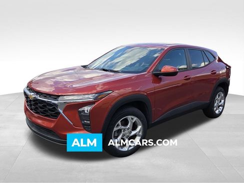 Used 2024 Chevrolet Trax LS w/ LS Convenience Package FWD image 1