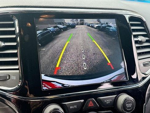 Used 2019 Jeep Grand Cherokee Altitude image 15