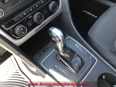 Used 2017 Volkswagen Passat 1.8T S image 15