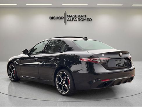 Used 2024 Alfa Romeo Giulia Veloce AWD/4WD image 4