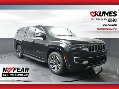 Used 2024 Jeep Wagoneer L Series II w/ Flexible Seating Group AWD/4WD image 1