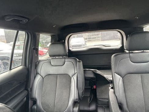 Used 2023 Jeep Grand Cherokee L Laredo image 9