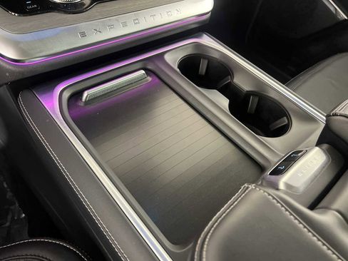 Used 2025 Ford Expedition Max Platinum w/ Driver's Package image 35