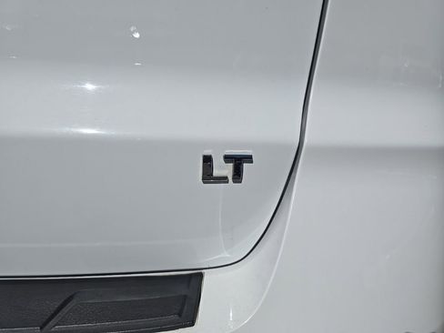 Used 2017 Chevrolet Traverse LT image 8