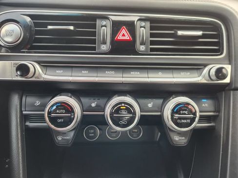 Used 2023 Genesis G70 2.0T RWD image 17
