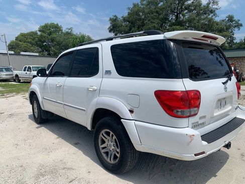 Used 2006 Toyota Sequoia SR5 image 7