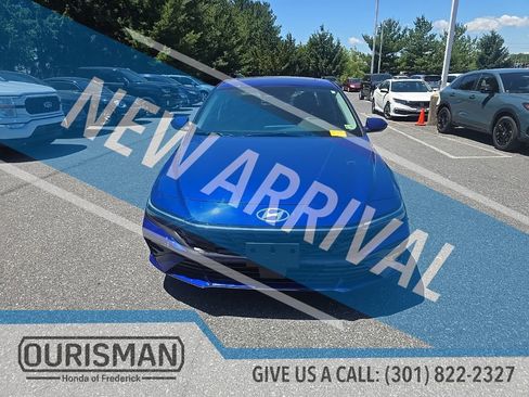 Used 2024 Hyundai Elantra SEL w/ Convenience Package FWD image 3
