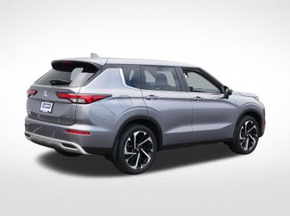Used 2023 Mitsubishi Outlander SE AWD/4WD video 3