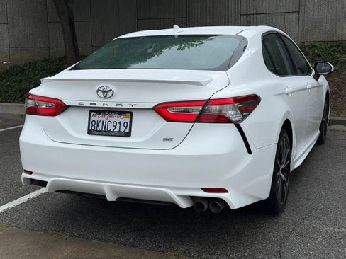 Used 2019 Toyota Camry SE w/ Carpet Mat Package FWD image 14
