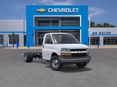 New 2025 Chevrolet Express 3500 w/ Power Convenience Package