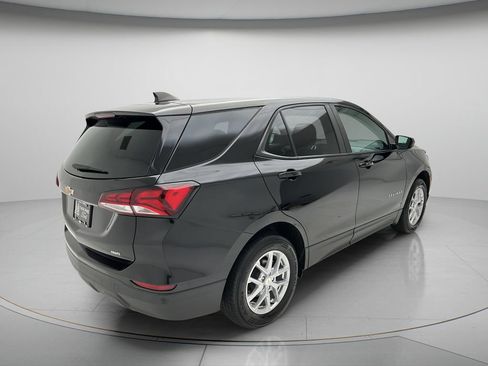 Used 2023 Chevrolet Equinox LS w/ LS Convenience Package AWD/4WD image 5