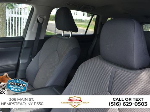Used 2025 Toyota Highlander LE FWD image 10