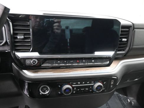 Used 2022 Chevrolet Silverado 1500 RST AWD/4WD image 15