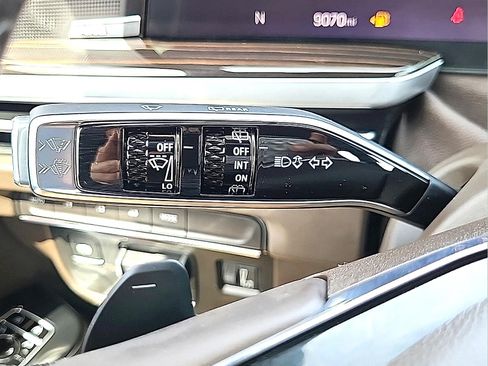 Certified 2026 Cadillac Escalade Luxury AWD/4WD image 25