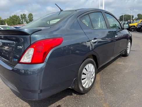 Used 2015 Nissan Versa SV FWD image 11