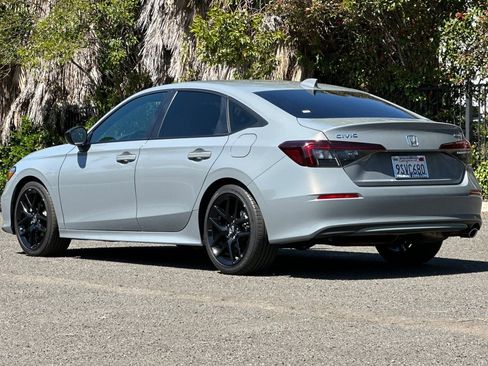 Used 2025 Honda Civic Sport image 5