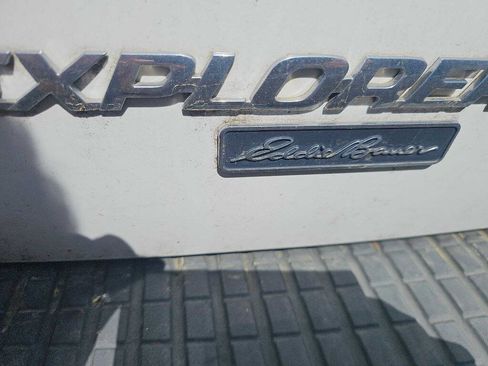 Used 2004 Ford Explorer Eddie Bauer image 4