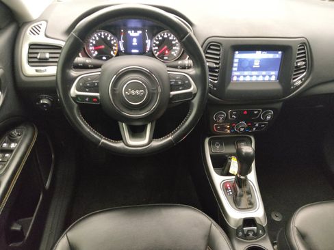 Used 2020 Jeep Compass Latitude w/ Cold Weather Group FWD image 22