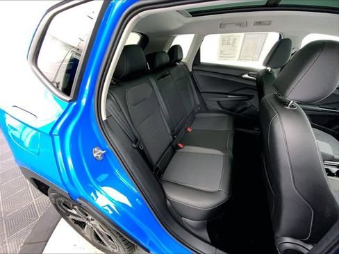 Certified 2025 Volkswagen Taos SE AWD/4WD image 27