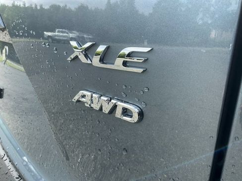 Used 2025 Toyota Corolla Cross XLE w/ Convenience Package AWD/4WD image 16