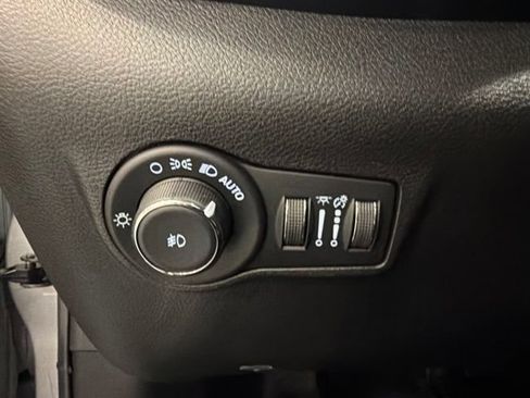 Used 2022 Jeep Compass Limited w/ Elite Group AWD/4WD image 21