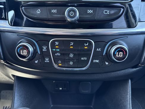 Used 2018 Chevrolet Traverse LT w/ LPO, Floor Liner Package AWD/4WD image 18