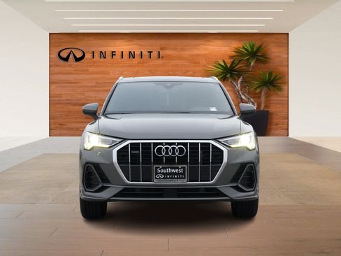 Used 2022 Audi Q3 2.0T Premium Plus image 2