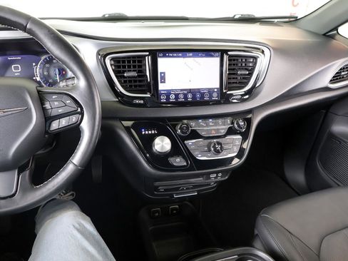 Used 2019 Chrysler Pacifica Touring-L Plus w/ Advanced Safetytec Group image 49