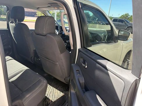 Used 2024 Nissan Frontier SV w/ SV Convenience Package AWD/4WD image 27
