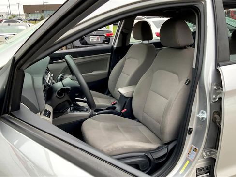 Used 2020 Hyundai Elantra SEL image 7