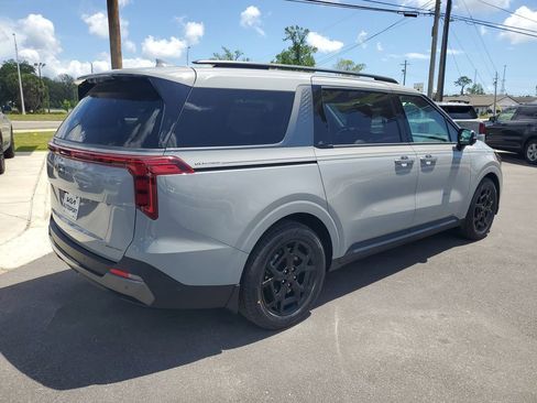 New 2026 Kia Carnival SX FWD image 4
